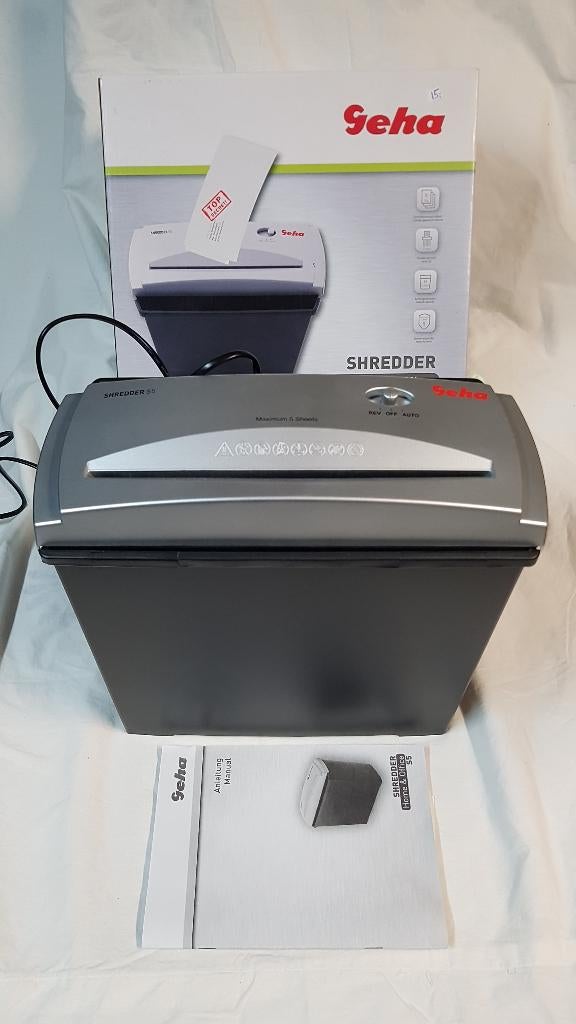 Papiervernietiger van Geha voor thuis of kantoor, D-59929 Brilon, Deutschland, Ophalen of Verzenden, Zo goed als nieuw, Www.geha.de
