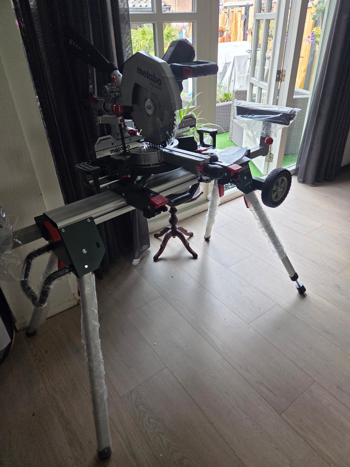 Metabo kgs305m afkortzaag, Doe-het-zelf en Verbouw, Gereedschap | Zaagmachines, Ophalen, 70 mm of meer, Nieuw, Afkortzaag