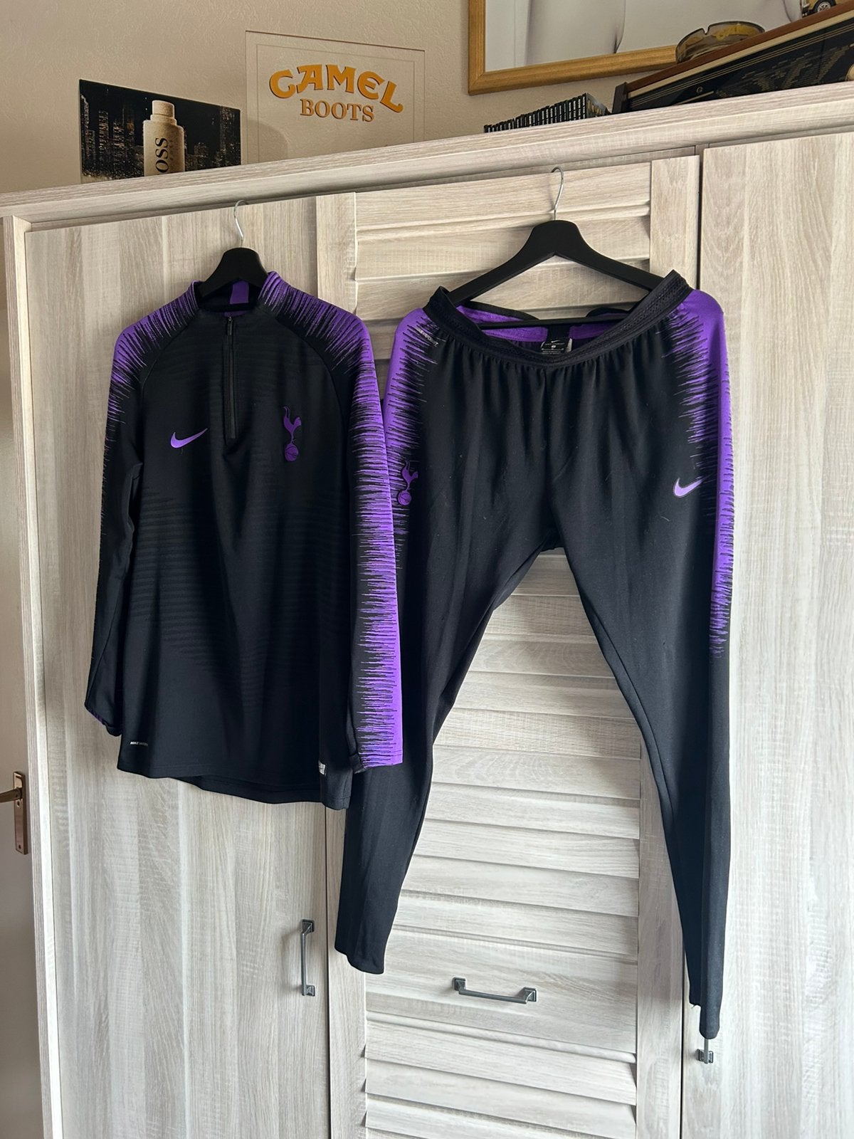 Nike Tottenham Hotspur FC trainingspak M, Kleding | Heren, Sportkleding, Maat 48/50 (M), Ophalen of Verzenden, Voetbal, Gedragen