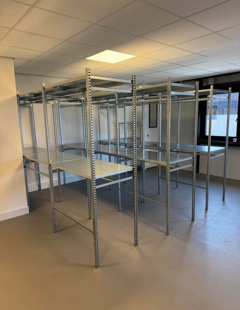 Confectie stelling, Zakelijke goederen, Ophalen