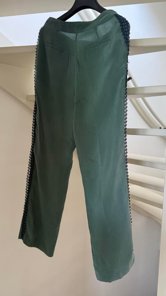Groene broek en broderie blouse van Pom Amsterdam maat 38, Maat 38/40 (M), Ophalen of Verzenden, Zo goed als nieuw, Lang