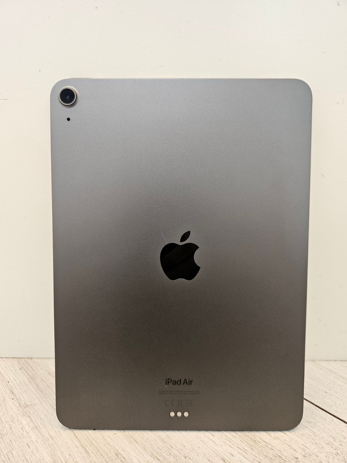 Nieuwstaat: Apple iPad Air 2022 wifi 64gb grijs 8gb ram, EenvoudPc B.V., Apple iPad Air, 11 inch, Ophalen of Verzenden