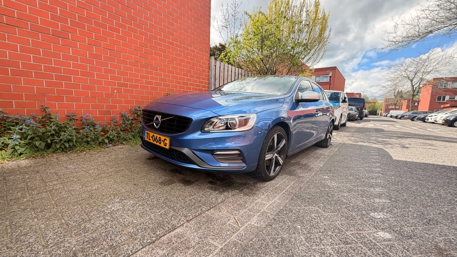 Volvo V60 T4 190pk Geartronic 2018 Blauw, 1969 cc, Blauw, Origineel Nederlands, 1600 kg
