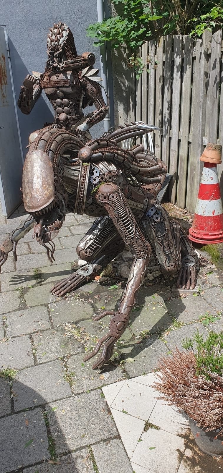Unieke metalen sculptuur: Alien vs. Predator, Ophalen, Overige onderwerpen, Handgemaakt, 1 meter - 2 meter