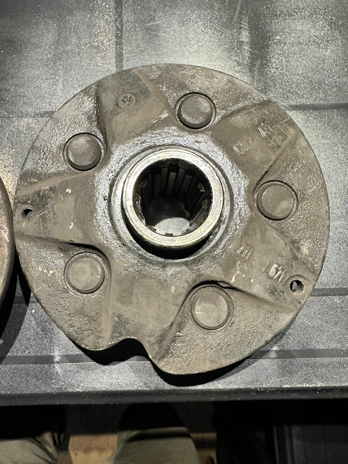VW T3 achterste wielnaaf met geperste M14 wielstuds., Ophalen of Verzenden