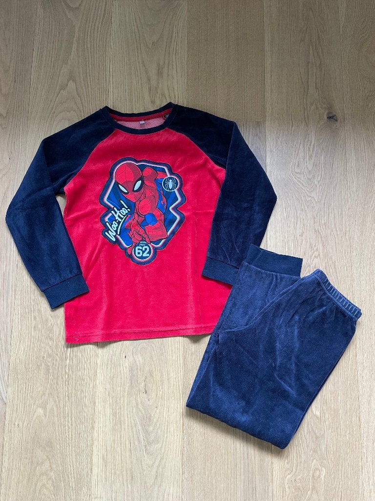 Velours pyjama winter maat 134 Spiderman, Ophalen, Nacht- of Onderkleding, Zo goed als nieuw, Spiderman