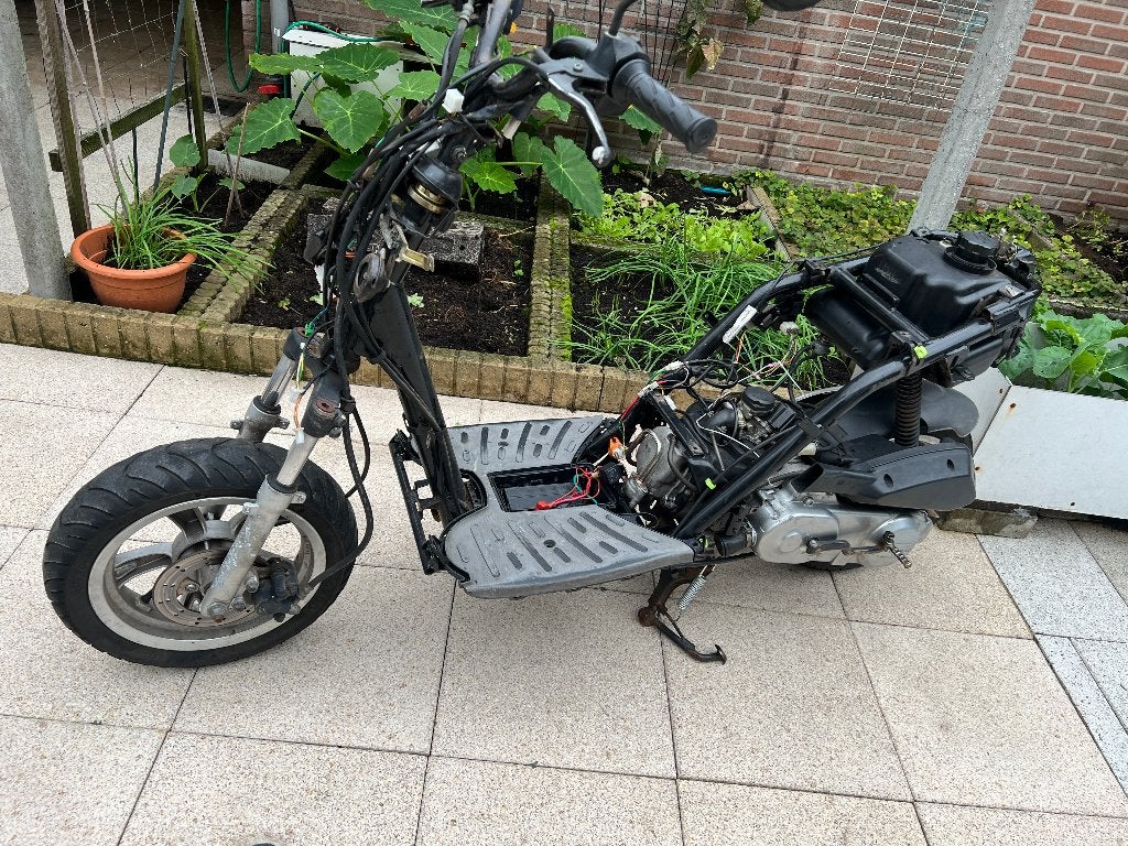 tekoop scooter ondedelen, Fietsen en Brommers, Snorfietsen en Snorscooters, Ophalen, Gebruikt, Benzine, Overige merken