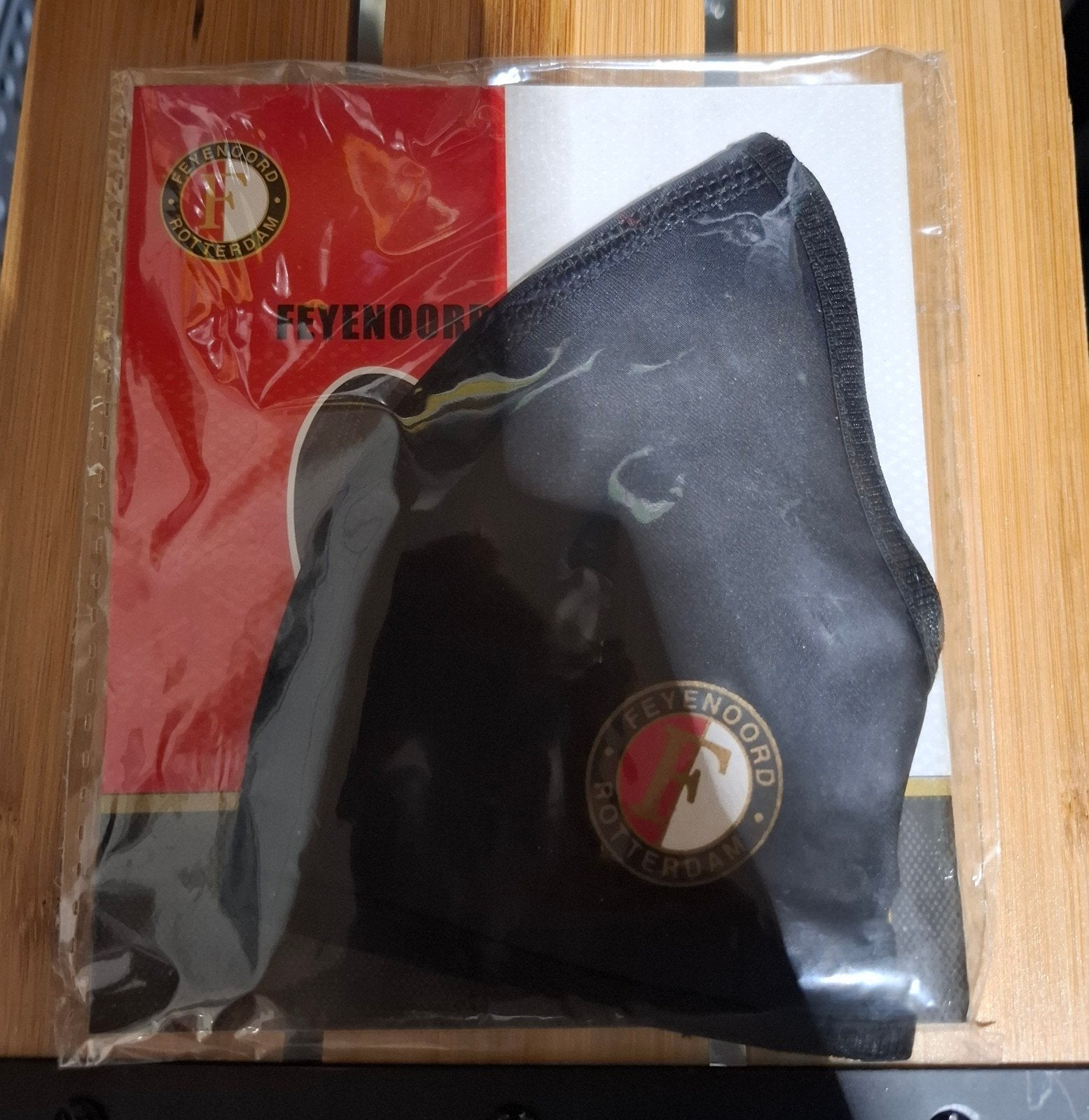 Nieuw Feyenoord mondkapje - Zwart met logo uniek, Feyenoord, Ophalen of Verzenden, Nieuw