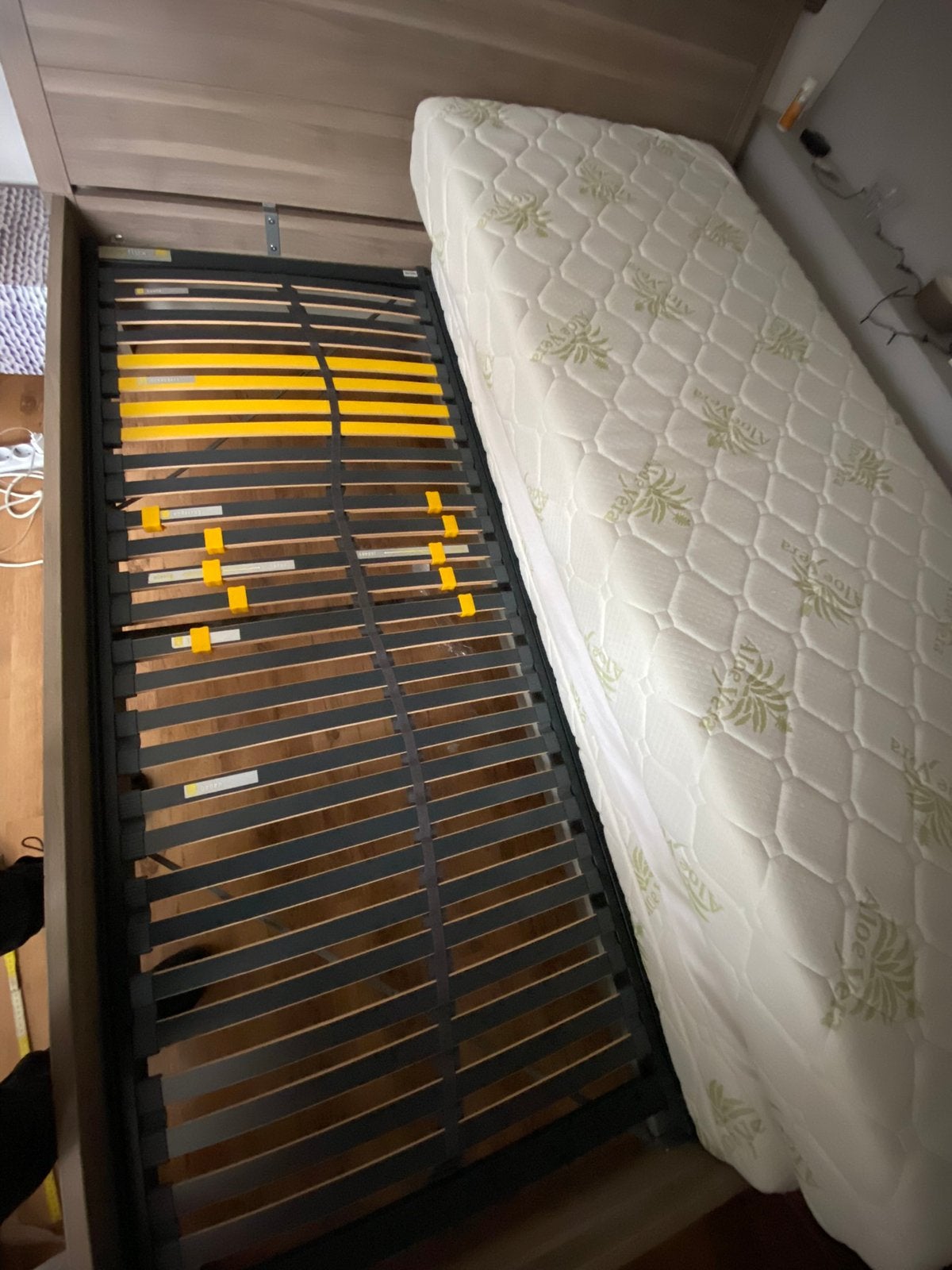 Ikea bed  ZGAN ! Spotgoedkoop, Huis en Inrichting, Ophalen, Beige, Tweepersoons, Zo goed als nieuw