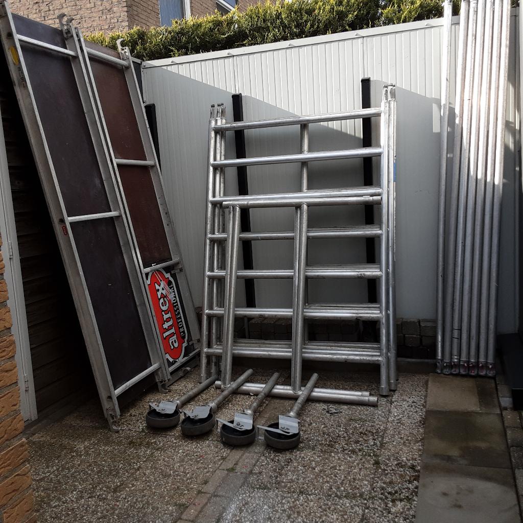 ALUMINIUM ROLSTEIGER 6,3 WH ALTREX/ASC 135X200 EN 250 L, Doe-het-zelf en Verbouw, Steigers, Ophalen, Gebruikt, Rolsteiger of Kamersteiger