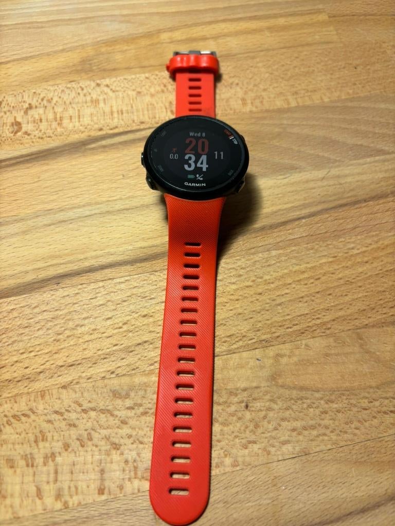 Garmin Forerunner 45 - Goede staat, mooi rood., GARMIN, Zwart, Ophalen of Verzenden, Zo goed als nieuw