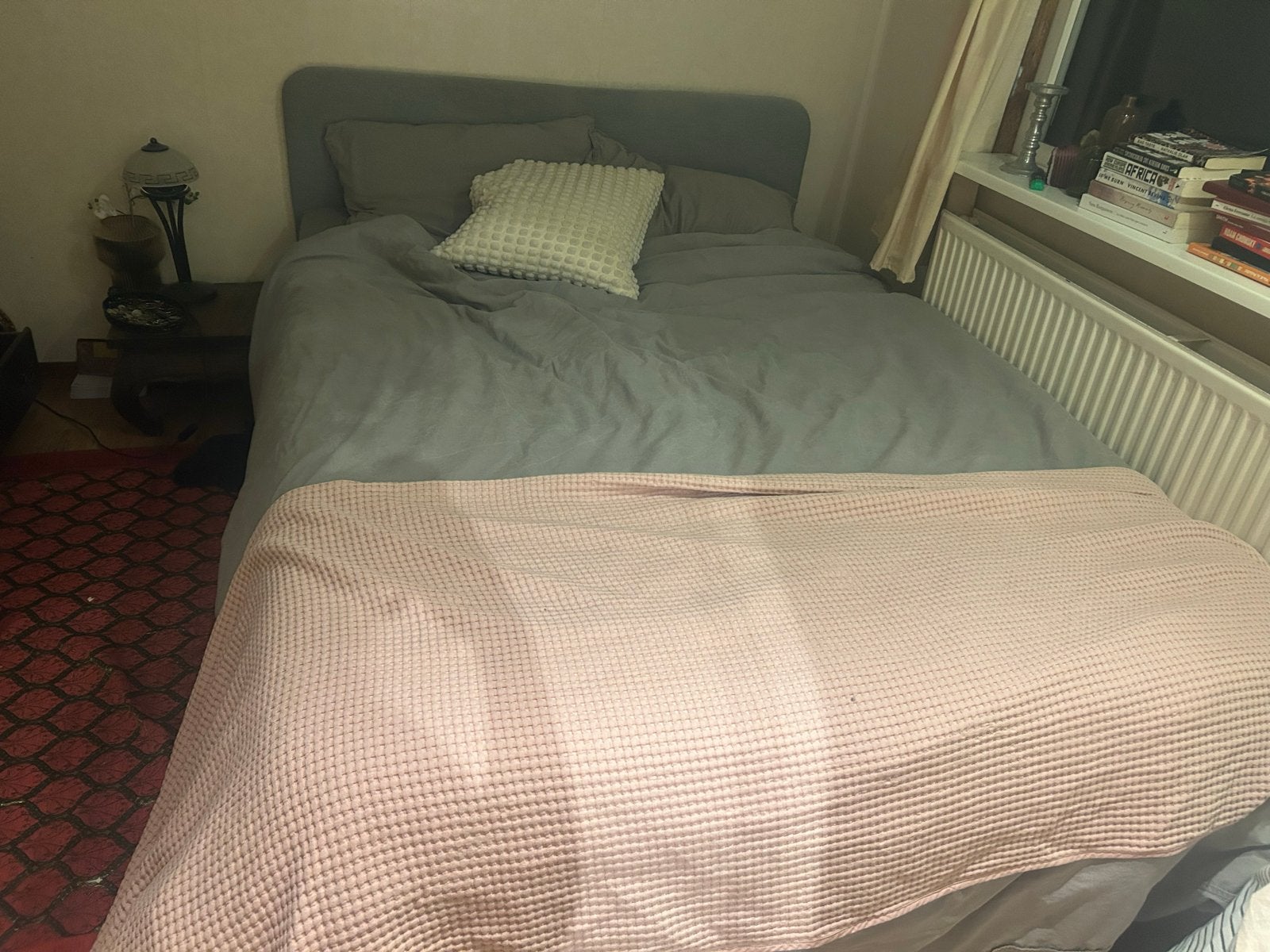 Ikea grijs bed 140x200 - Zeer goede staat, Ophalen, Tweepersoons, 140 cm, Zo goed als nieuw