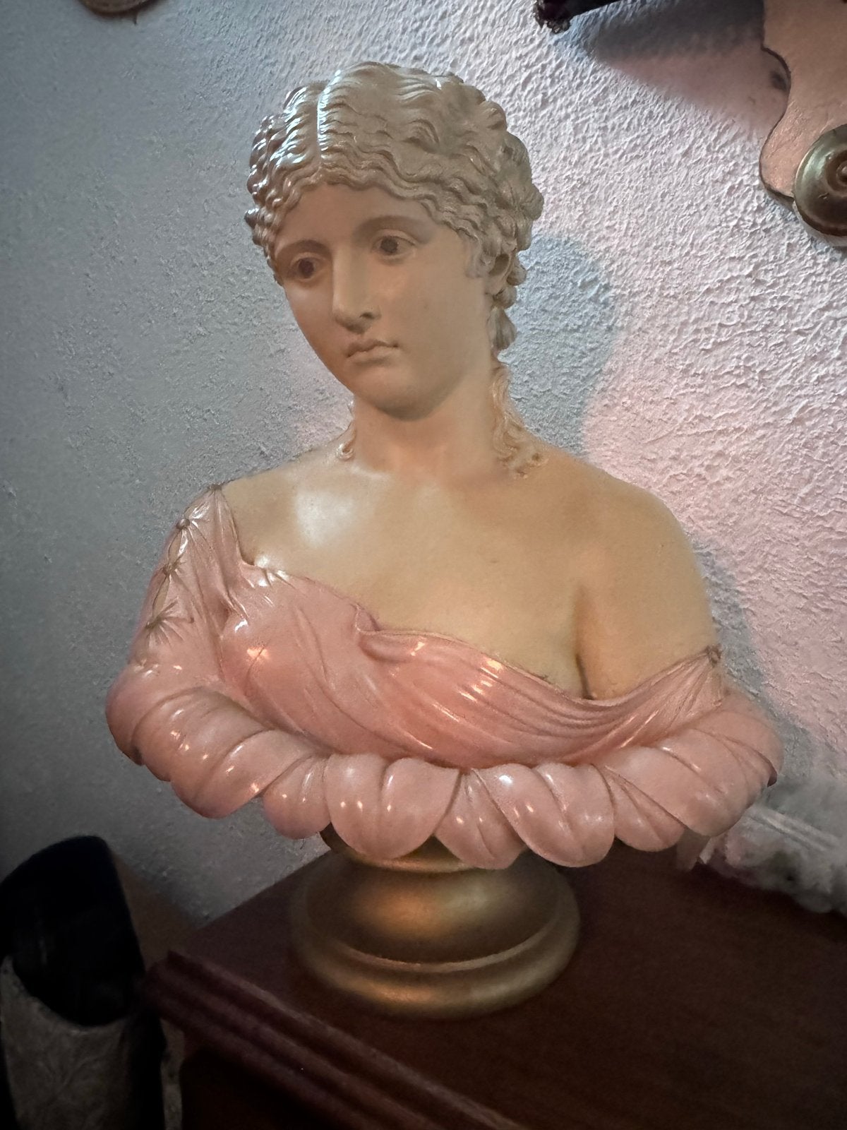 Marmeren borstbeeld van een vrouw, Antiek en Kunst, Ophalen, Natuurlijk materiaal, Buste, 20 - 50 cm