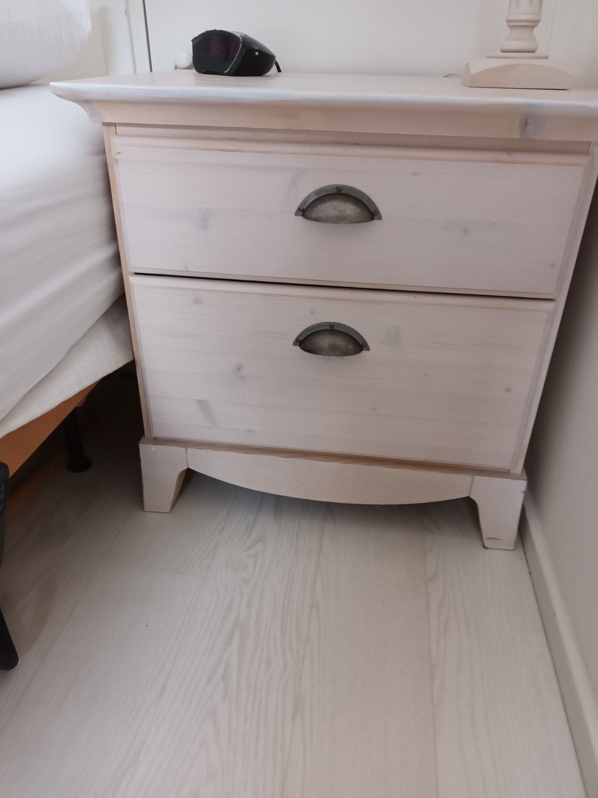 Nachtkastje, Huis en Inrichting, Slaapkamer | Nachtkastjes, Ophalen, 55 tot 70 cm