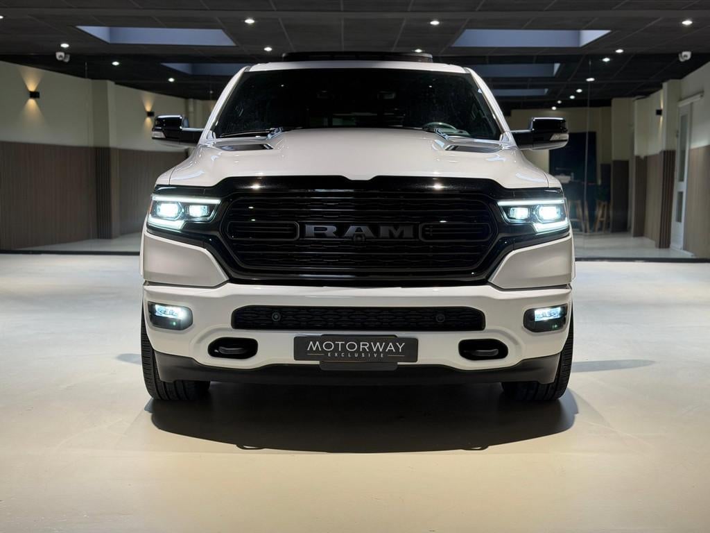 Dodge RAM 1500 5.7 V8 4x4 Crew Cab Limited|Pano|Head-Up|Came, Auto's, Dodge, Automaat, 5654 cc, Wit, Bedrijf