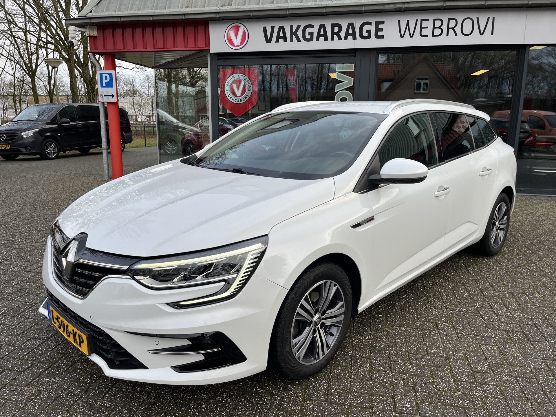 Renault Mégane Estate 1.3 TCe Intens Automaat Incl Beurt, Gebruikt, Euro 6, 4 cilinders, Met garantie (alle)