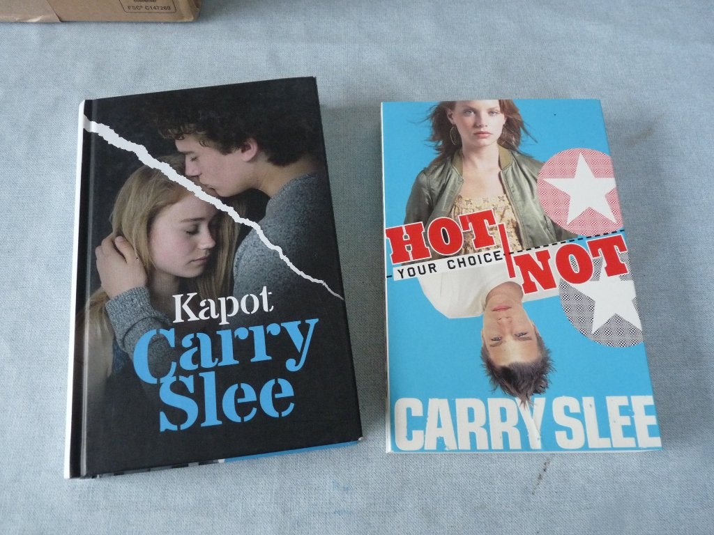 2 leuke  boeken van Carry Slee Kapot, Hot or Not., Ophalen of Verzenden, Zo goed als nieuw, Carry Slee, Fictie