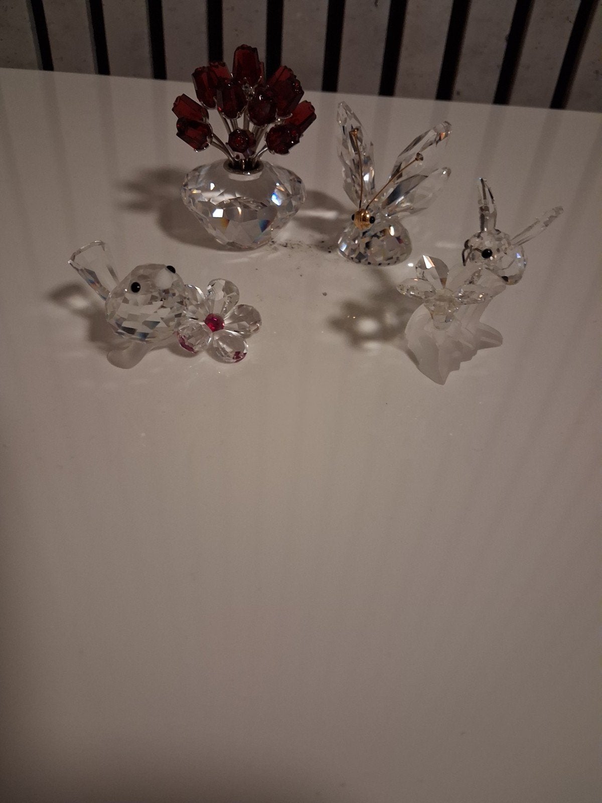 Swarovski  beeldjes: vogel, vlinder, bij op bloem, bloemen, Ophalen of Verzenden, Zo goed als nieuw, Figuurtje