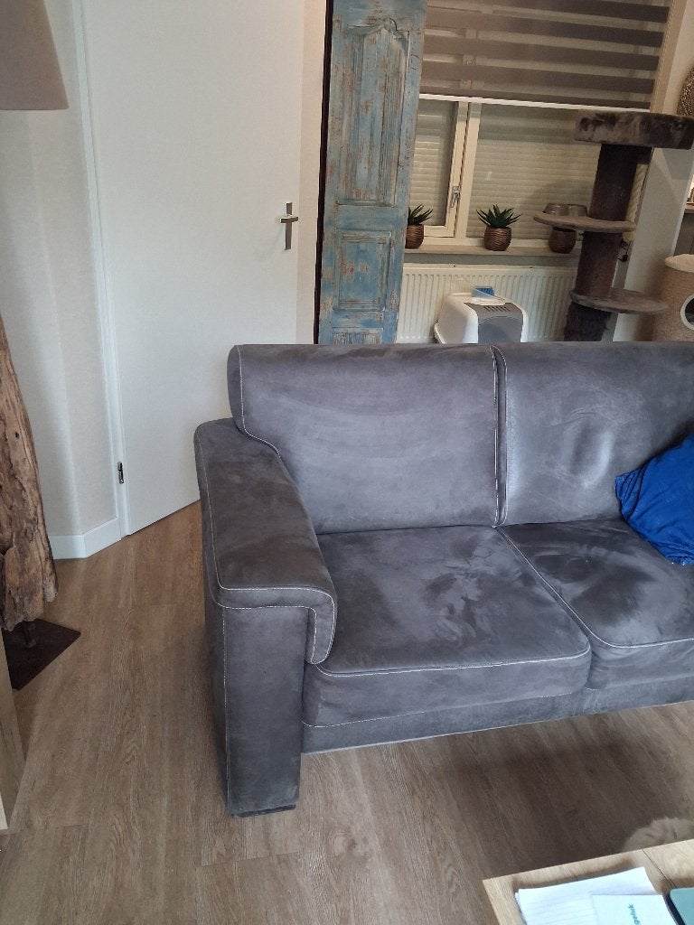 Comfortabele grijze tweezitsbank, Huis en Inrichting, Banken | Bankstellen, Ophalen, Gebruikt, 150 tot 200 cm, 75 tot 100 cm