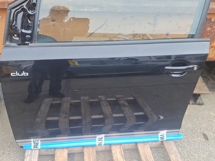 Portier 4Deurs links-voor van een Volkswagen UP (LC9X), Gebruikt, -, -, -
