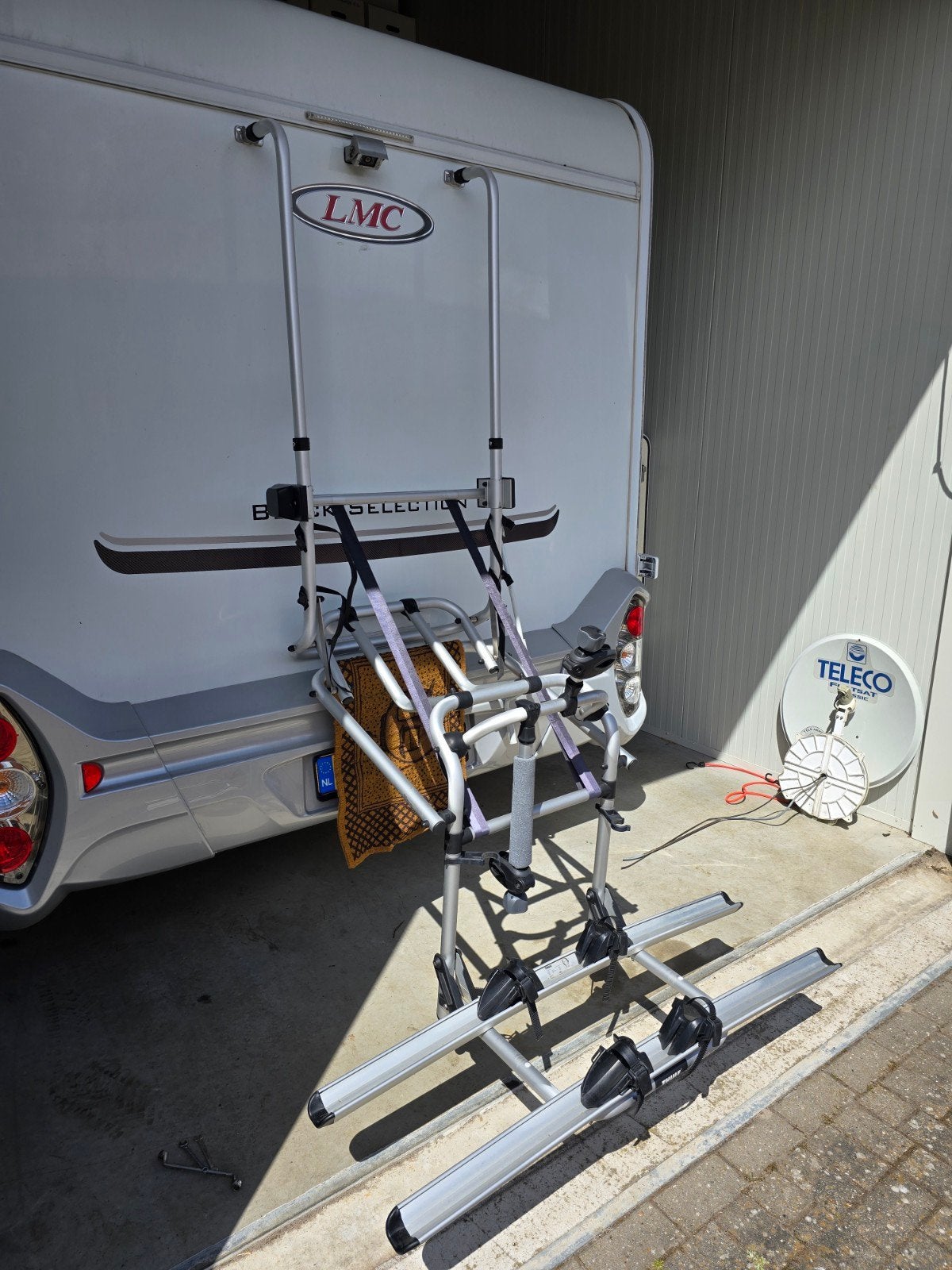 Thule V16 fietsendrager voor 2 electrische fietsen met lift, Ophalen, Gebruikt