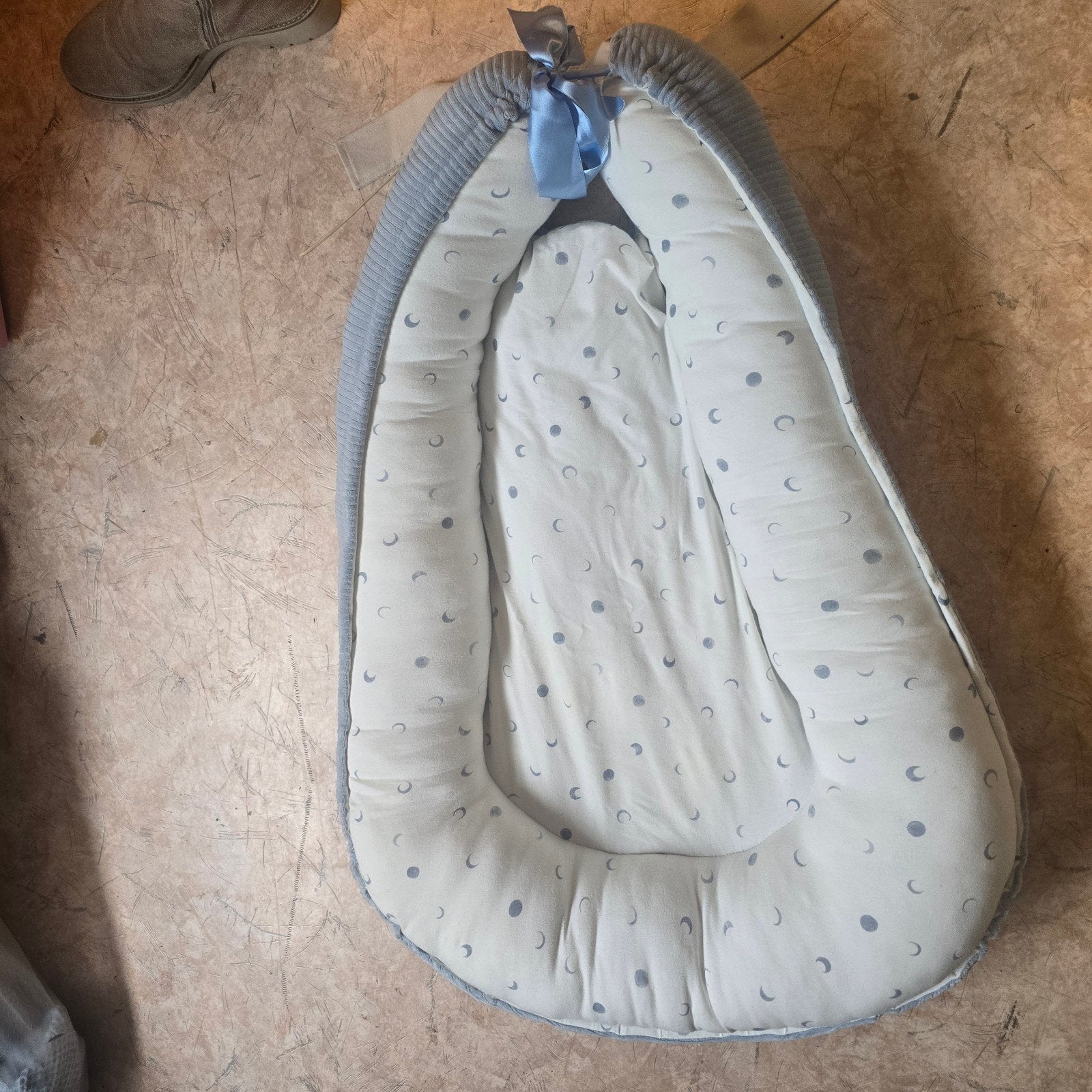 Comfortabel baby nestje - ideaal voor pasgeborenen, Ophalen of Verzenden, Gebruikt, Overige typen
