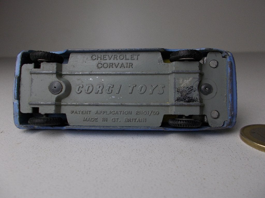 1960 Corgi Toys 229 CHEVROLET CORVAIR (Licht Blauw) -B-., Hobby en Vrije tijd, Modelauto's | 1:43, Ophalen of Verzenden, Gebruikt