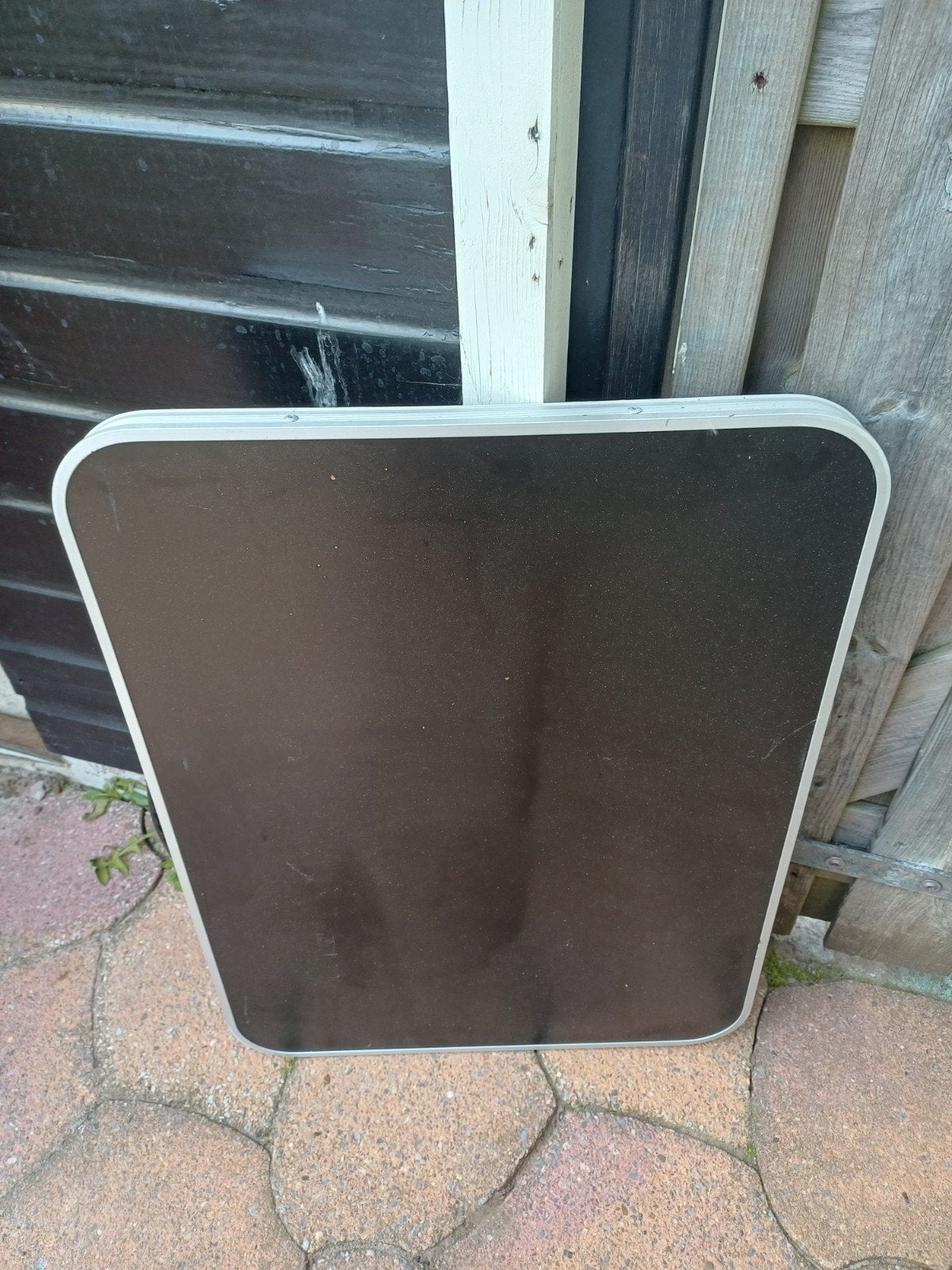 Compacte campingtafel - Ideaal voor onderweg!, Caravans en Kamperen, Kampeermeubelen, Ophalen, Gebruikt, Campingtafel