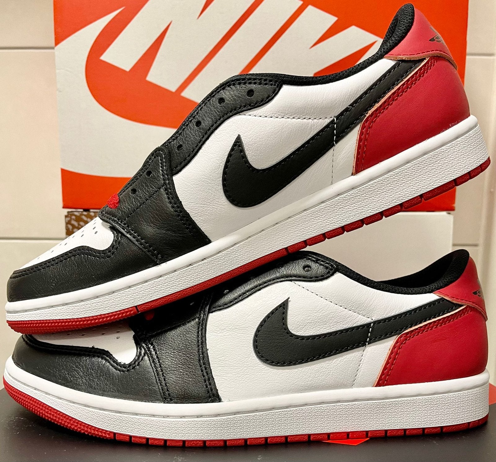 Nike Air Jordan 1 Retro Low ‘Black Toe’ - Nieuw - Maat 44, Kleding | Heren, Schoenen, Zwart, Nieuw, Ophalen of Verzenden, Sneakers of Gympen