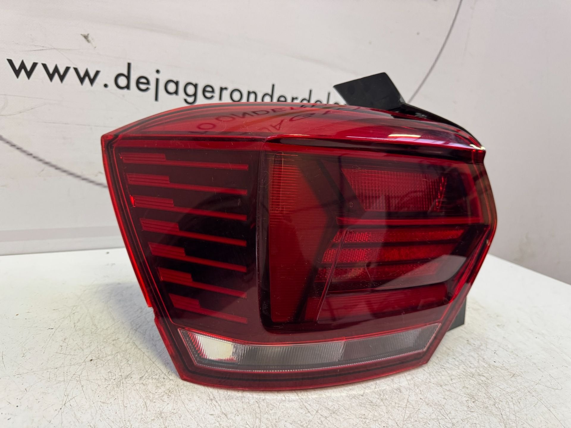 VW POLO 2G ACHTERLICHT LINKS ACHTER 2G0945095B 2017-, Gebruikt, Volkswagen, Volkswagen AG, Berliner Ring 2
38440  Wolfsburg, DE