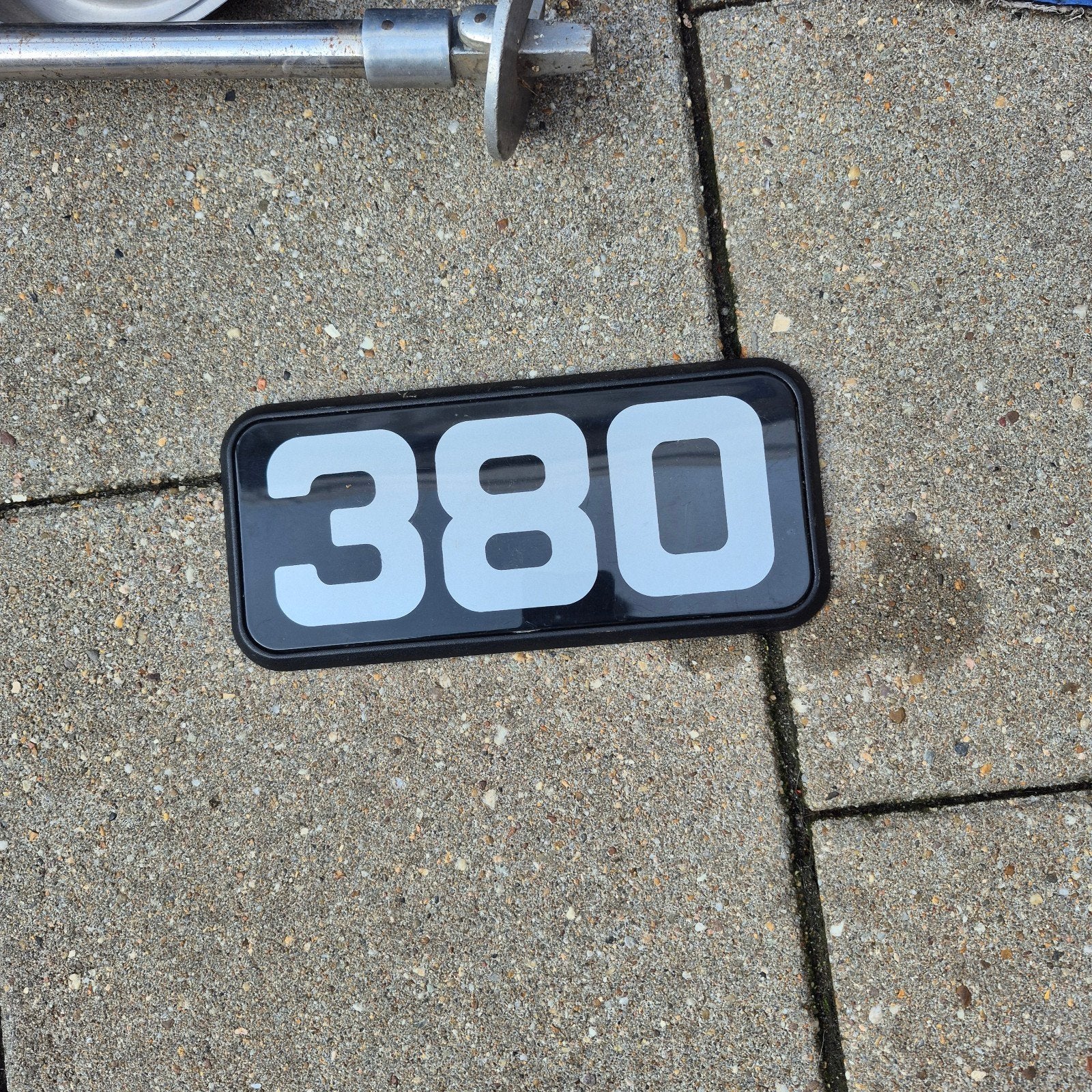 Volvo 380 embleem - Origineel onderdeel, Auto diversen, Ophalen of Verzenden, Gebruikt