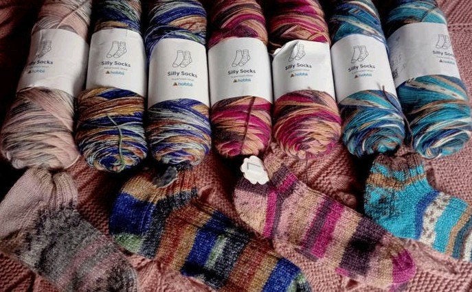 Silly Socks - Sokken Wol Gemêleerd - 7 x 200 Gram, Hobby en Vrije tijd, Ophalen of Verzenden, Nieuw, Breien of Haken, Wol of Garen
