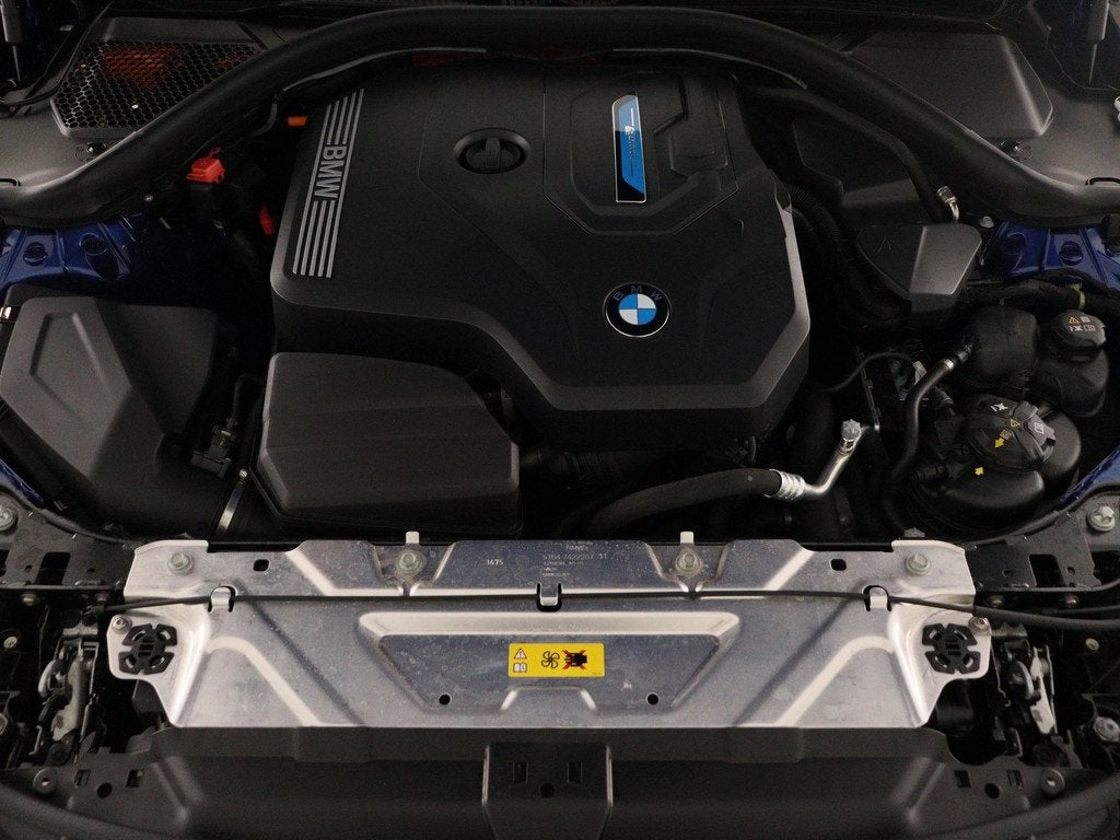 BMW 3 Serie Touring 330e xDrive (bj 2025, automaat), Auto's, BMW, Automaat, 1998 cc, Stof, Gebruikt