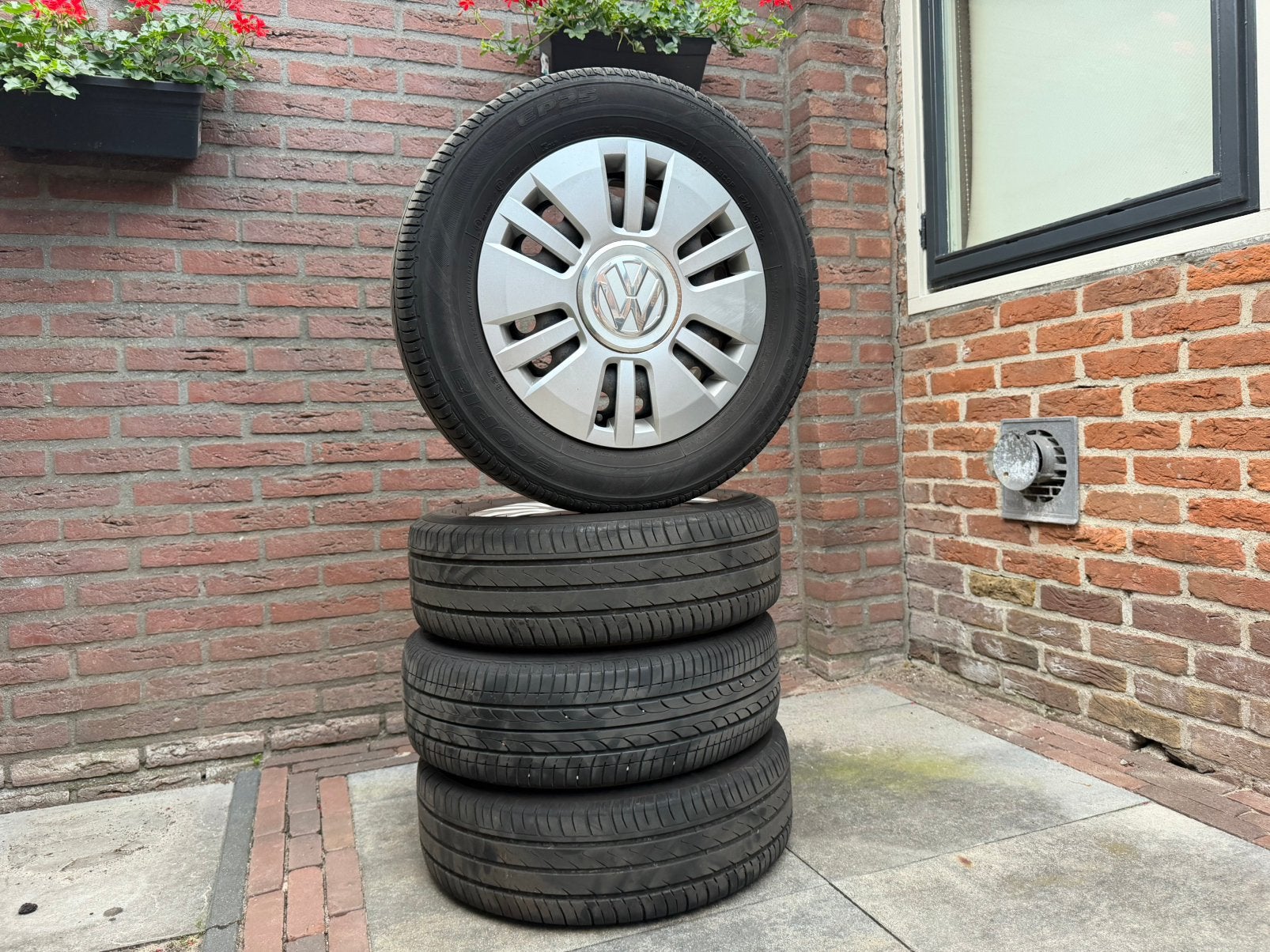 Volkswagen UP! Zomerbanden in goede staat., Ophalen, 14 inch, Gebruikt, 175 mm