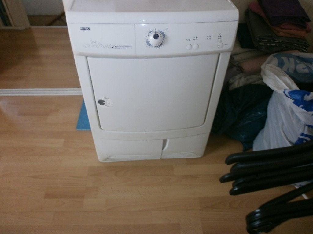 Te koop een zanusi condensdroger, Ophalen, 6 tot 8 kg, Minder dan 85 cm, Zo goed als nieuw