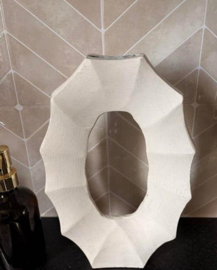 Luxe Colmore witte metalen design vaas / ornament - NIEUW, Ophalen of Verzenden, Nieuw, Wit, Metaal