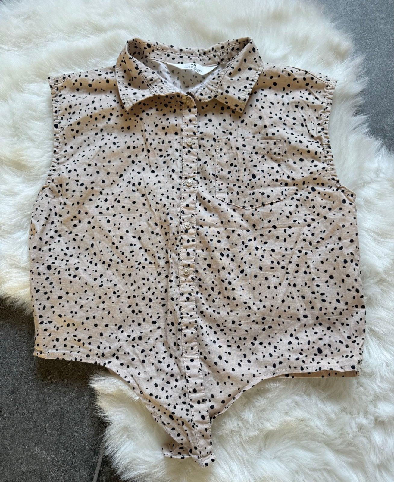 H&M Blouse met stippen en knoopdetail, Kinderen en Baby's, Verzenden, Zo goed als nieuw, Meisje, Overhemd of Blouse