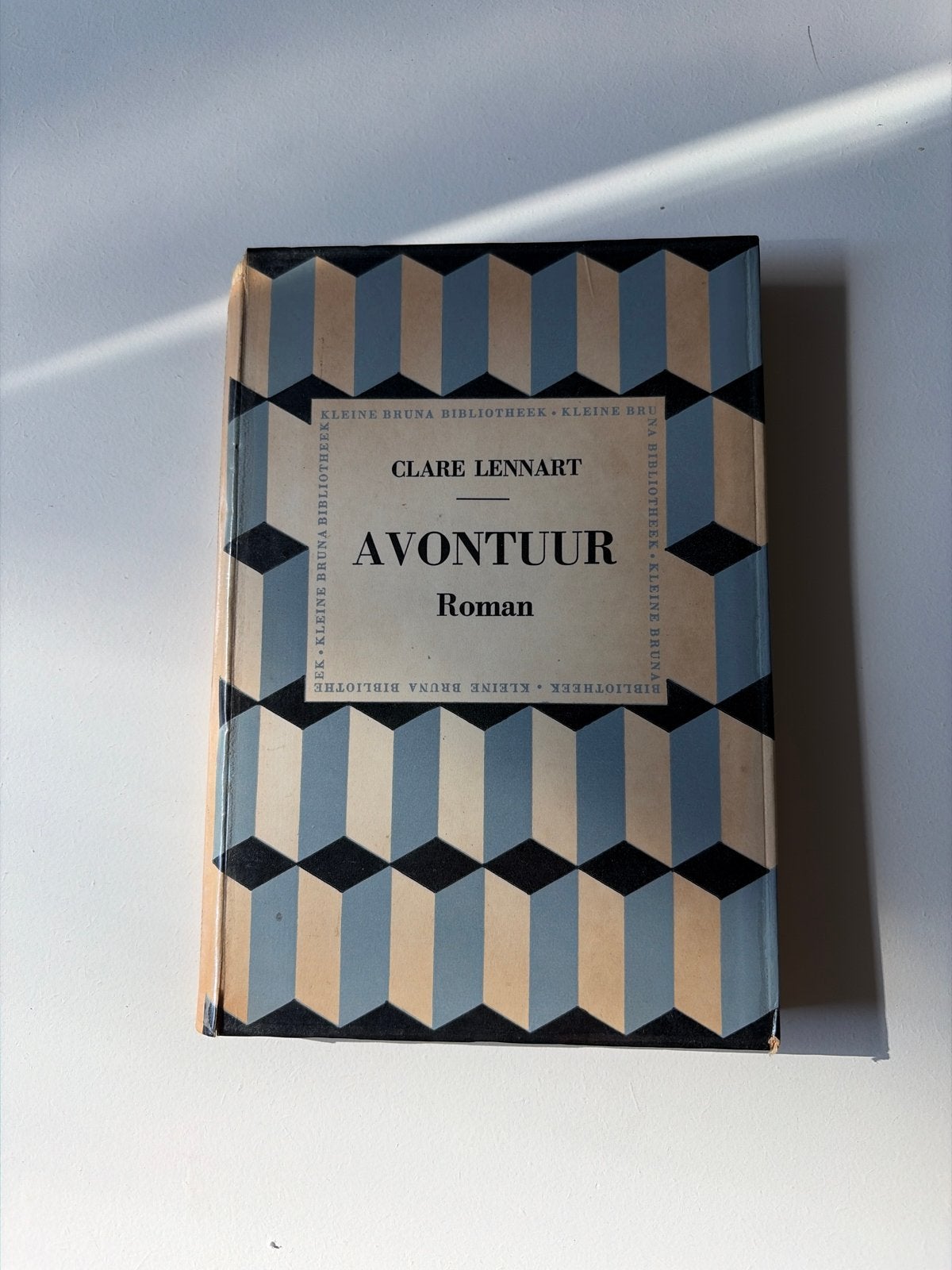 Avontuur - Roman door Clare Lennart (Kleine Bruna Bibliothee, Ophalen of Verzenden, Gelezen