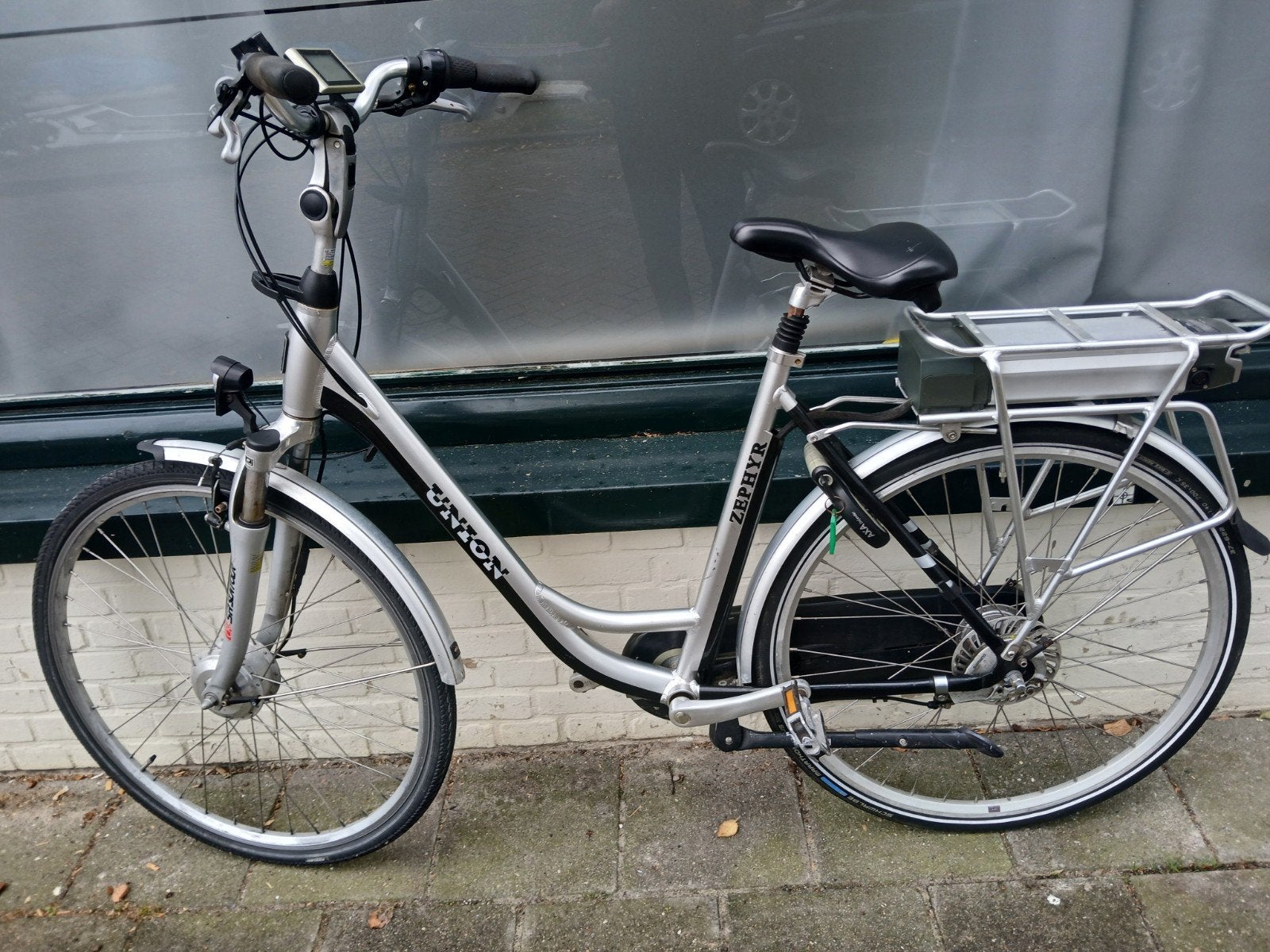 zeer nette elektrische fiets met nieuwe accu, Zo goed als nieuw, 51 tot 55 cm, 50 km per accu of meer, Ophalen