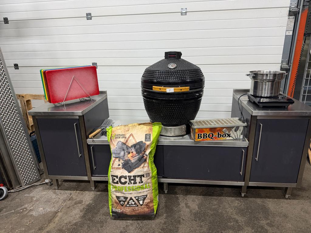 Complete buitenkeuken met Kamado, kookplaat en accessoires, Ophalen of Verzenden, Gebruikt, Houtskool, Vrijstaand