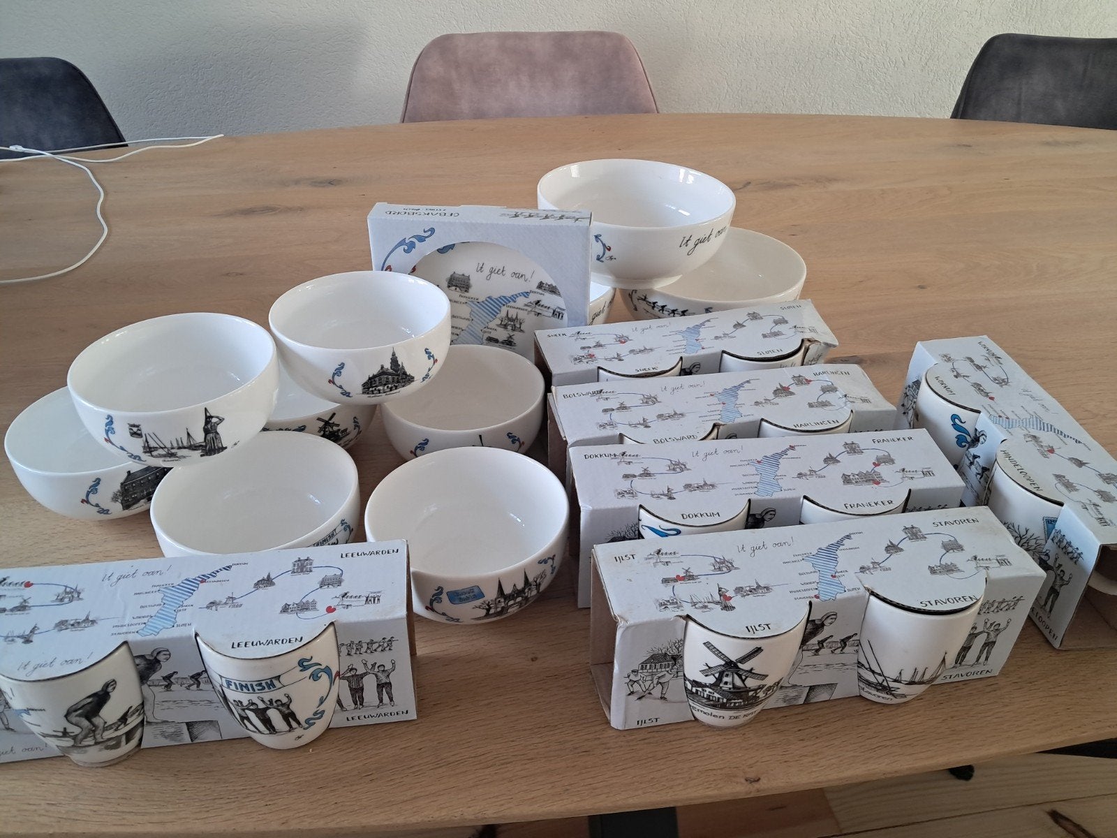 Elfstedentocht servies: mokken en kommen (nieuw), Nieuw, Ophalen of Verzenden, Kom(men), Overige stijlen