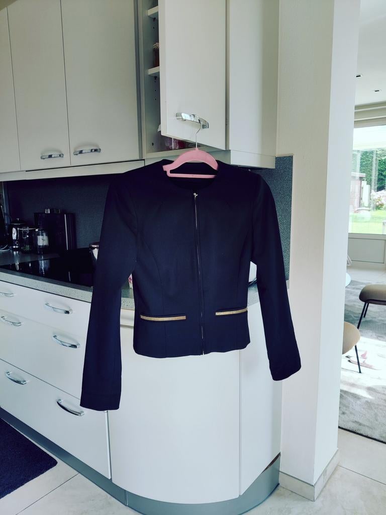 ZARA Blazer maat 34als nieuw., Kleding | Dames, Ophalen of Verzenden, Nieuw, Zwart, Kort