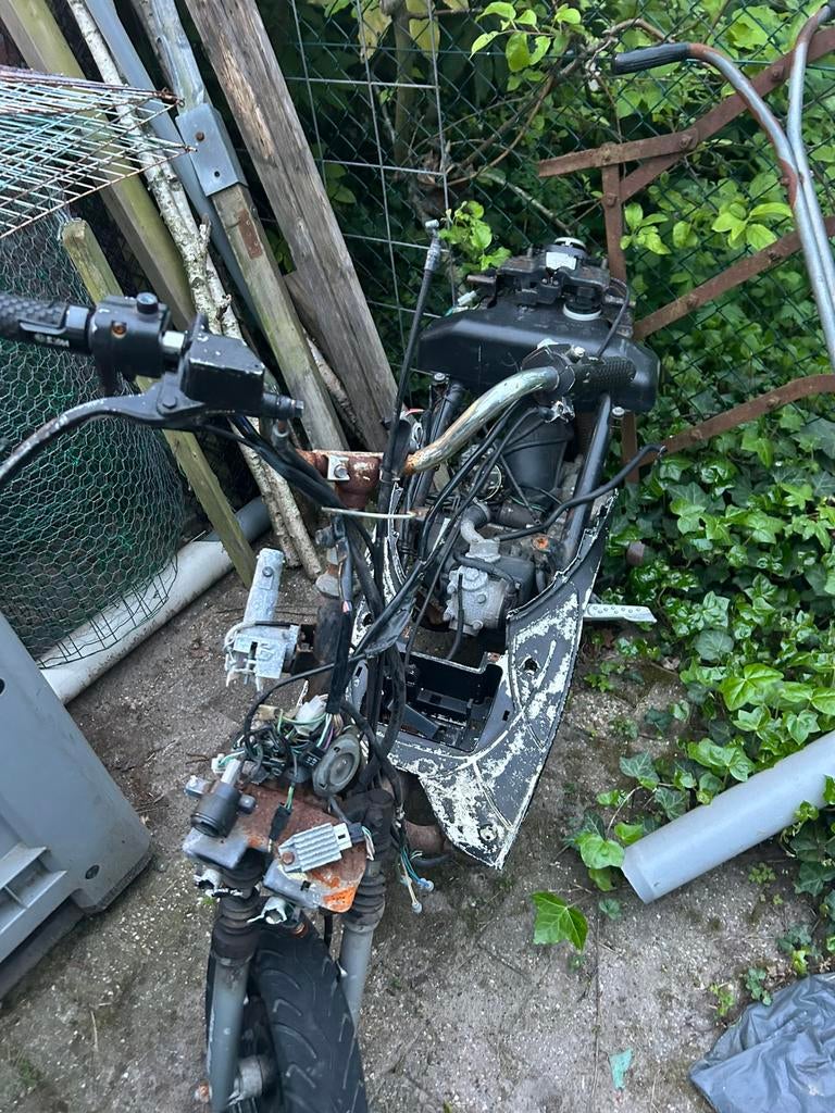 Sym mio op snorplaat, Fietsen en Brommers, Brommers | Tomos, Ophalen, Gebruikt, Standard