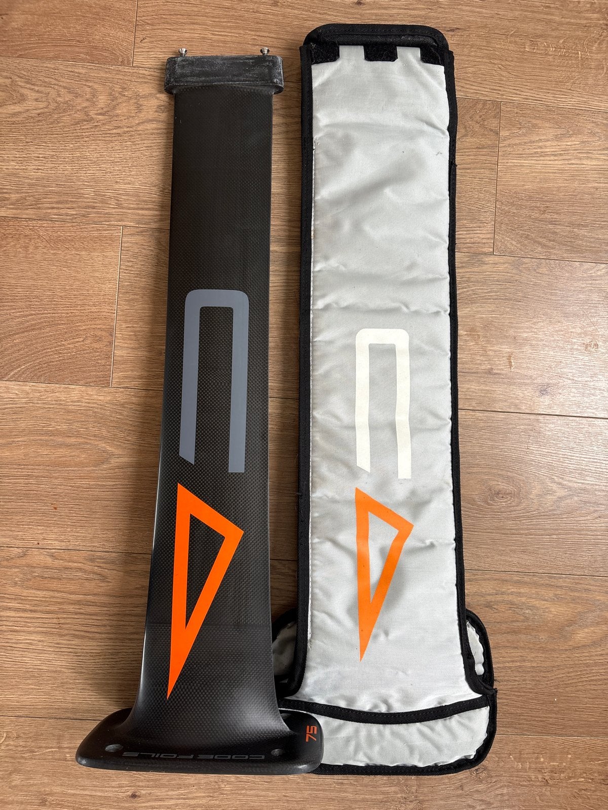 Code Foils carbon Mast 75cm, Ophalen of Verzenden, Gebruikt, Wingsurf-hydrofoil
