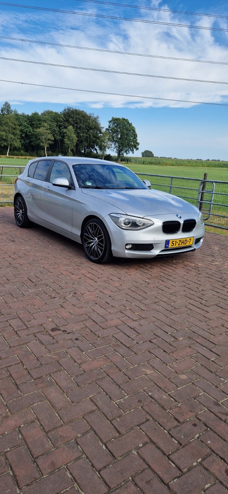 bmw 114i  zilvergrijs 183000 km, Ophalen