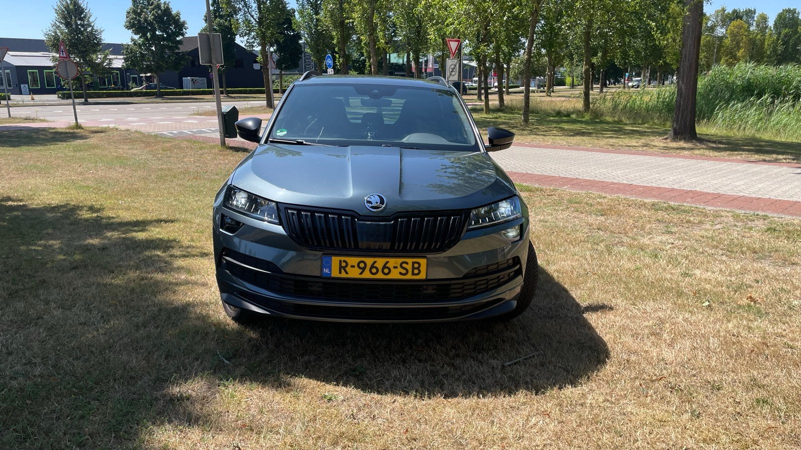 Skoda Karoq 1.5 TSI Sportline 150pk Dsg-7 2020 Grijs, 1498 cc, 1295 kg, 4 cilinders, Karoq