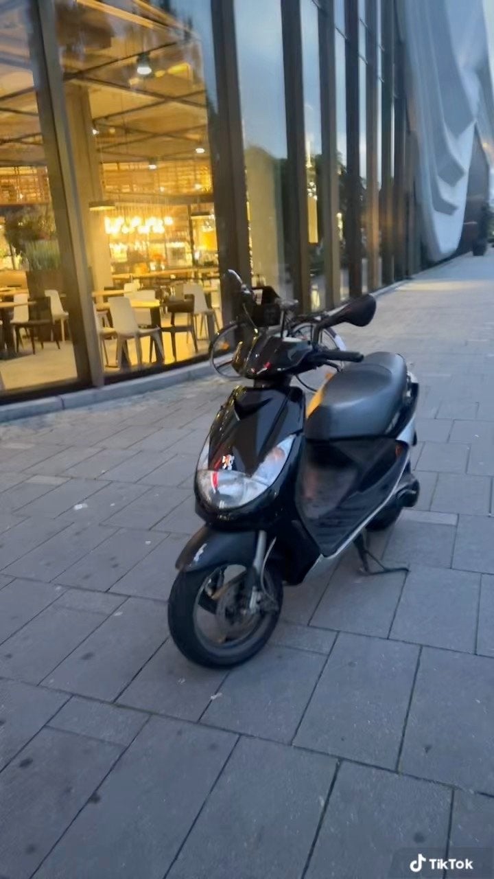 Peugeot Vivacity Scooter - Zwart, Goede Staat met paps 70cc, Fietsen en Brommers, Scooters | Peugeot, Gebruikt, Maximaal 45 km/u
