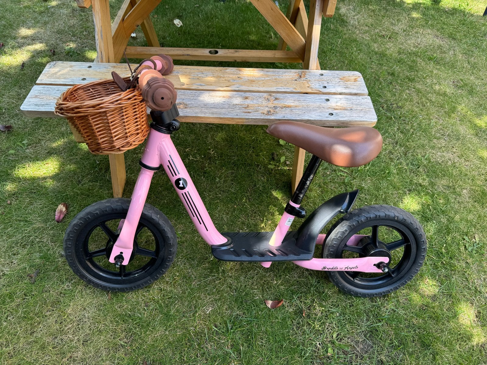 Roze loopfiets met mandje - Zo goed als nieuw, Ophalen, Zo goed als nieuw, Minder dan 16 inch