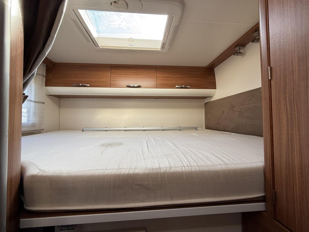 Adria Matrix 680 SP Ruime zit! - 2013, Caravans en Kamperen, Niet ingevuld, Standaard zit, Ringverwarming, Fiat