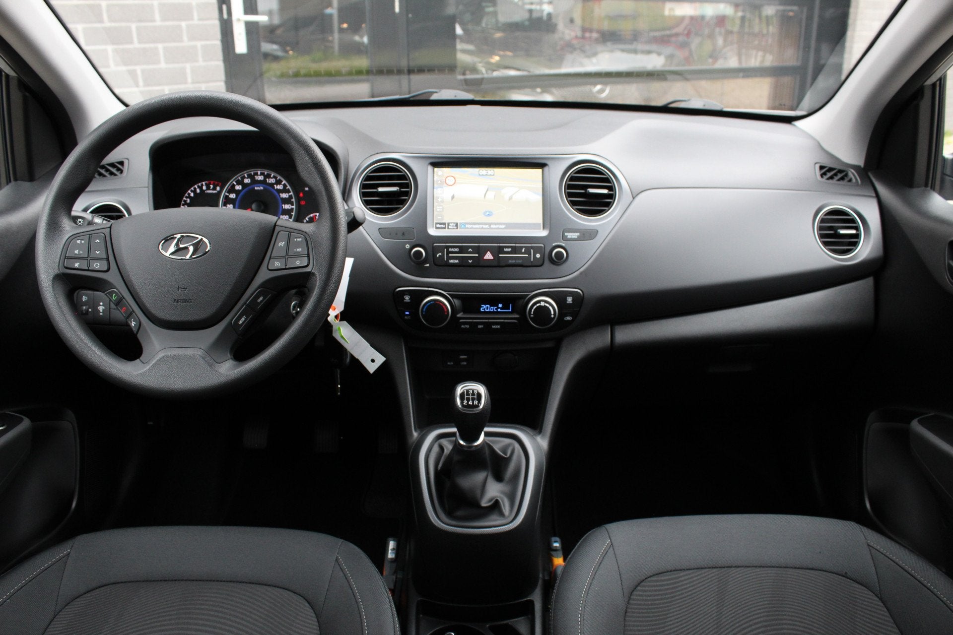 Hyundai i10 1.0i Go! / Carplay / LMV 13" / Cruise / N.A.P., Voorwielaandrijving, Stof, Gebruikt, 4 stoelen